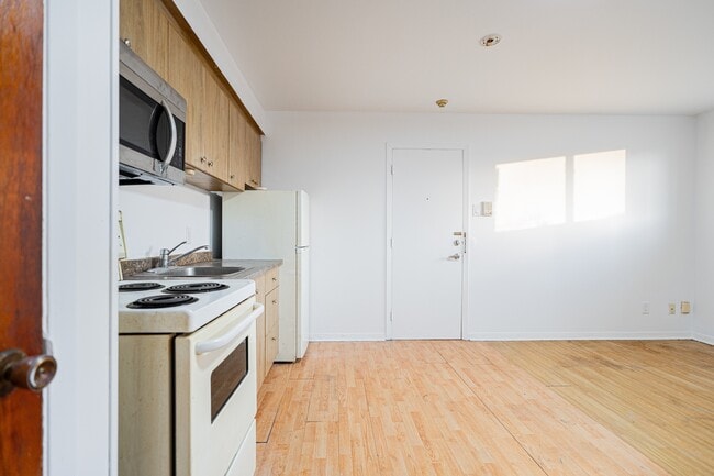 Building Photo - 72 Rue de la Visitation