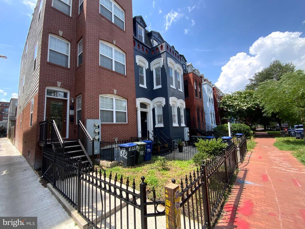 Foto principal - 812 5th St NE
