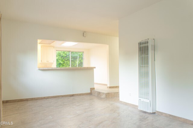 Building Photo - 208 E Loop Dr