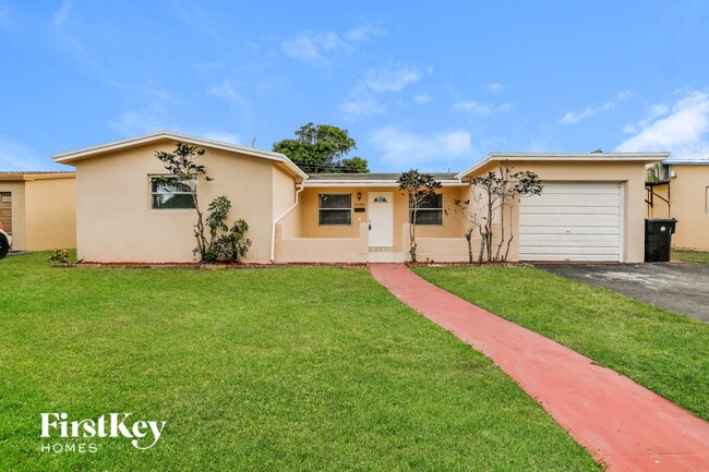 Building Photo - 3600 NW 40th Ct