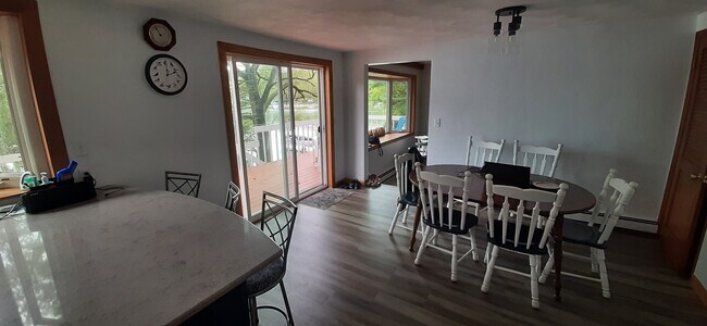 Foto del edificio - 7851 E Lakeshore Dr