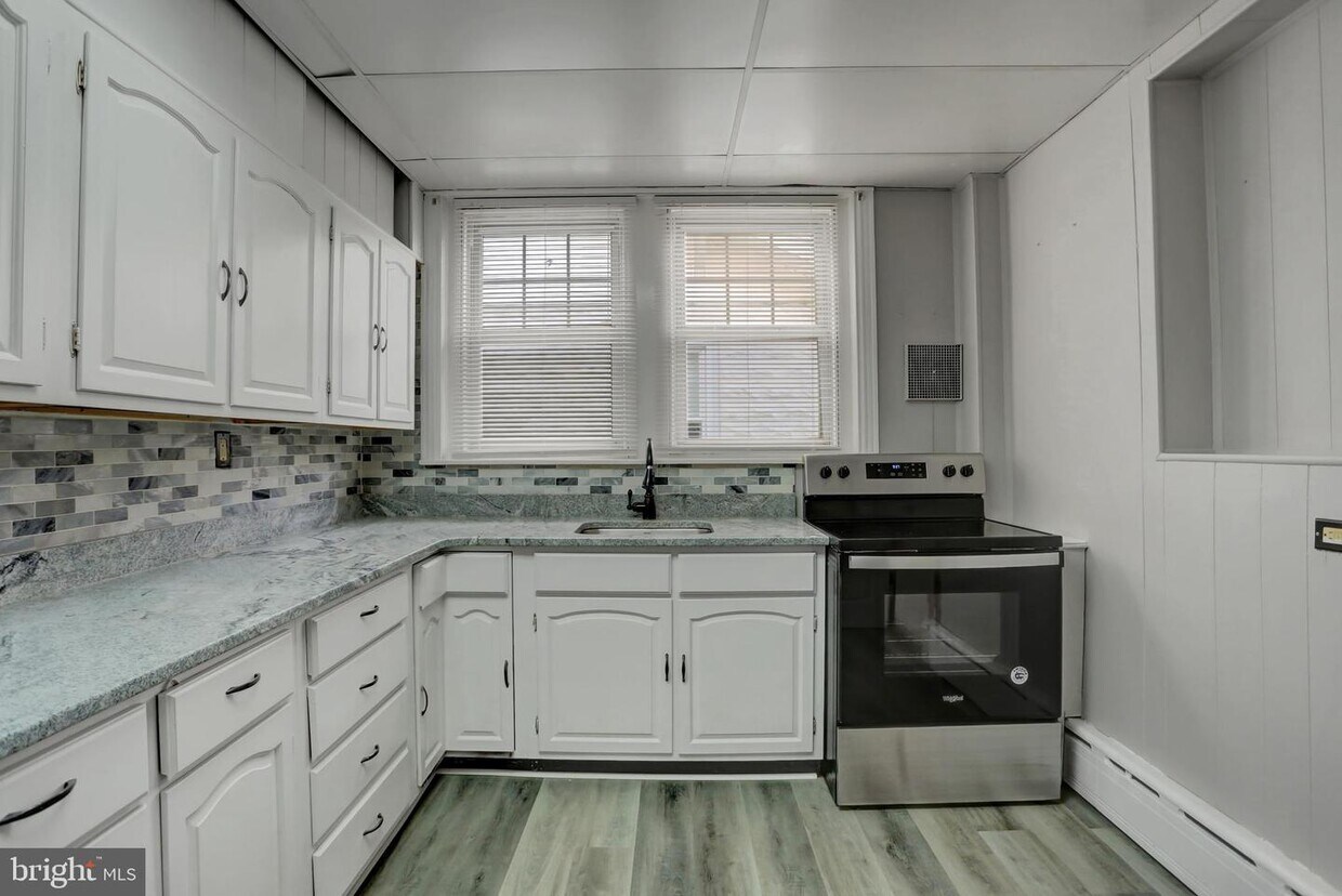 Primary Photo - 59 N Schuylkill Ave