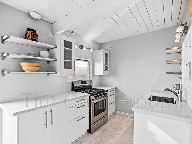 411 Jasmine Ave Unit B, Newport Beach, CA 92625 Condo for Rent in