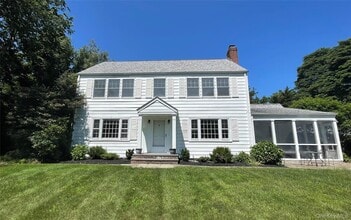 Building Photo - 6 Beech Hill Rd