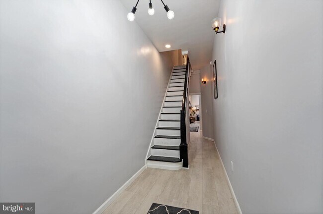 Foto del edificio - 2349 N Park Ave