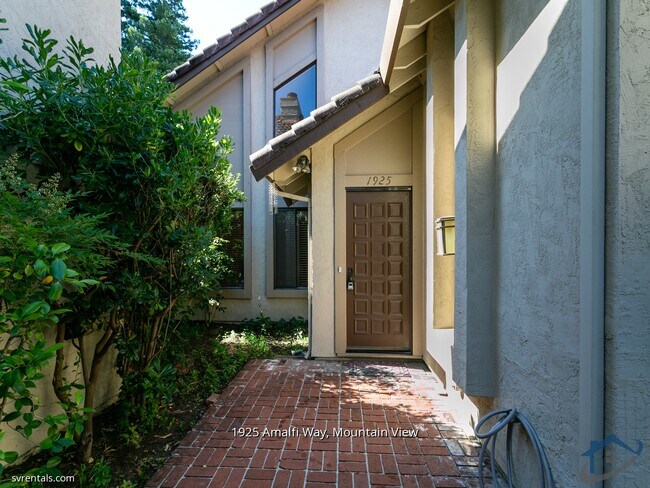 Building Photo - 1925 Amalfi Way