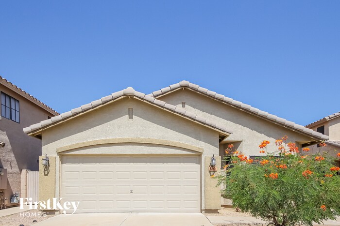 Foto principal - 8764 W Laurel Ln