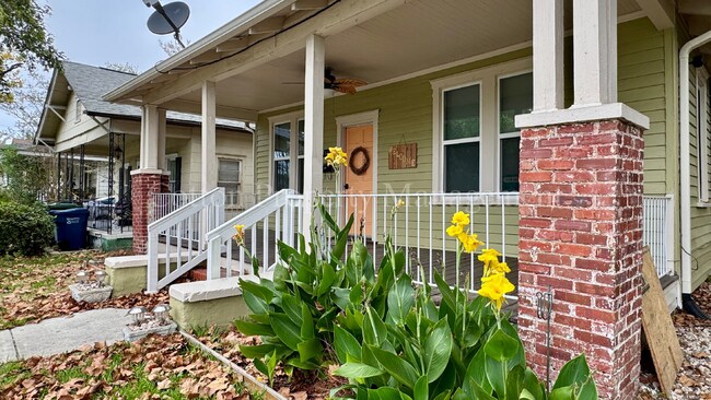 Foto del edificio - 2 BD/2 BA Bungalow in the Cargo District/$...