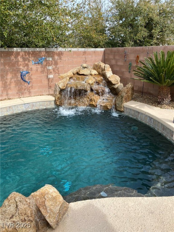 Foto del edificio - 6528 N Ruddock Dr