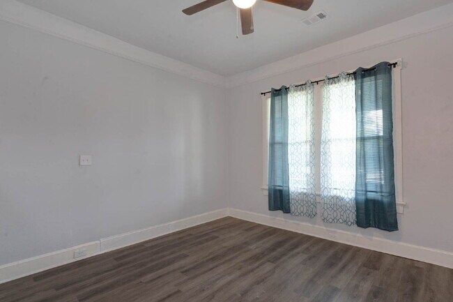 Foto del edificio - 2229 10th St