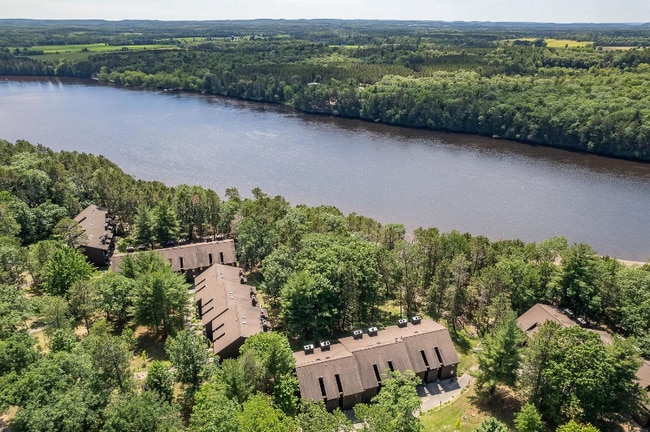 Building Photo - 7 Elm Trail