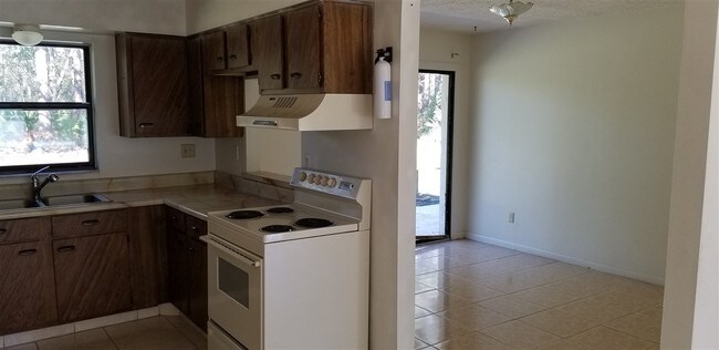 Foto del edificio - 4210 Flagler Estates Blvd