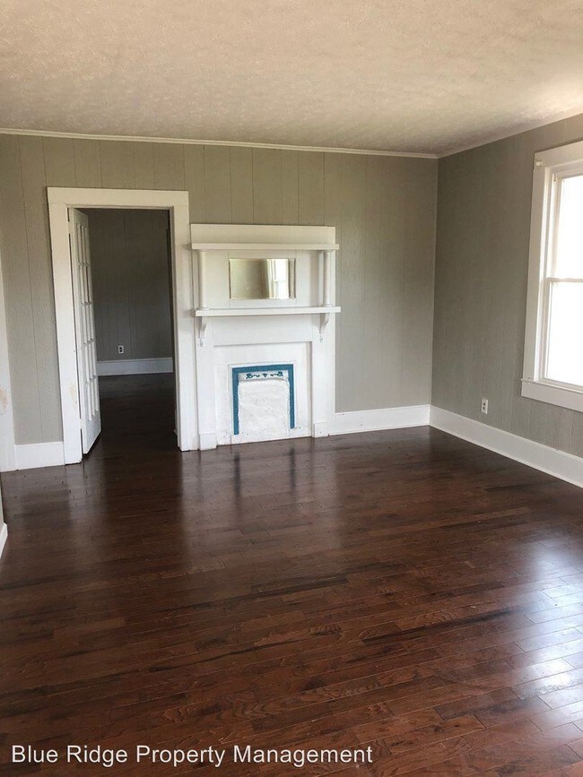 Building Photo - 3 br, 2 bath House - 1001 Maple Street