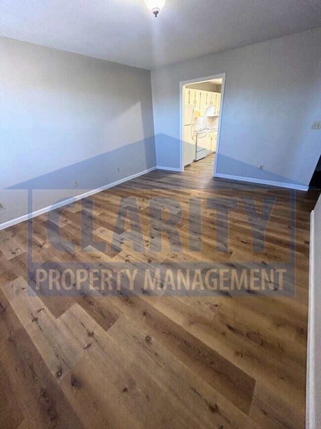 Foto del edificio - 3014/3016 Blue Springs Rd