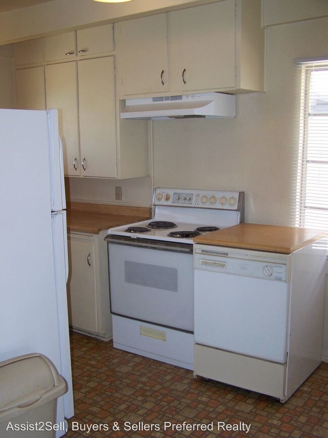 Building Photo - 1609 Memory Ln