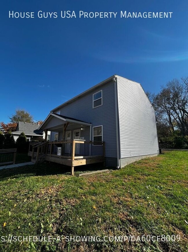 Building Photo - 3205 E 20th St