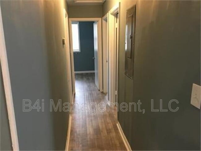 Foto del edificio - 324 Macedonia Rd SE