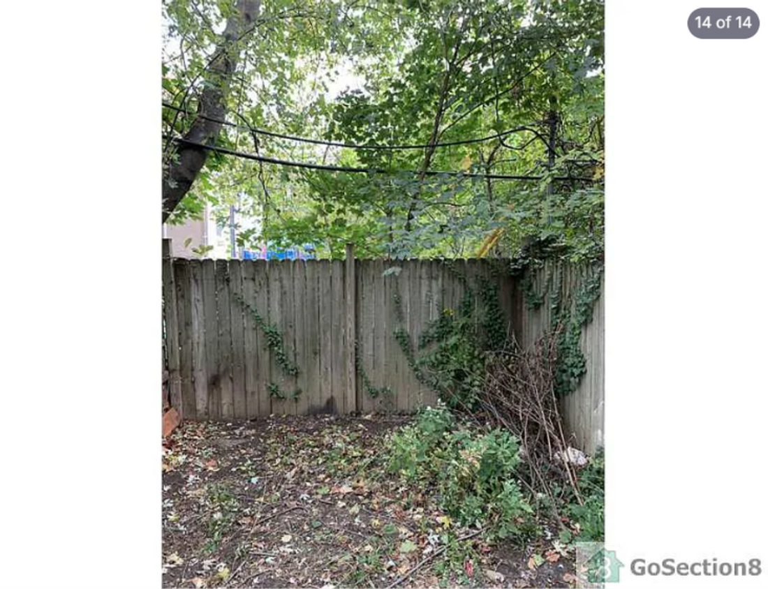 Spacious 3BR Townhouse with Modern Kitchen Hardwood Floors Available Now! - Spacious 3BR Townhouse with Modern Kitchen  Hardwood Floors  Available Now!