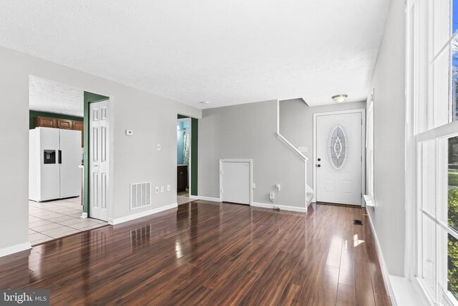 Building Photo - 4817 Kingfisher Ct