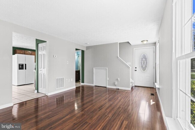 Foto del edificio - 4817 Kingfisher Ct