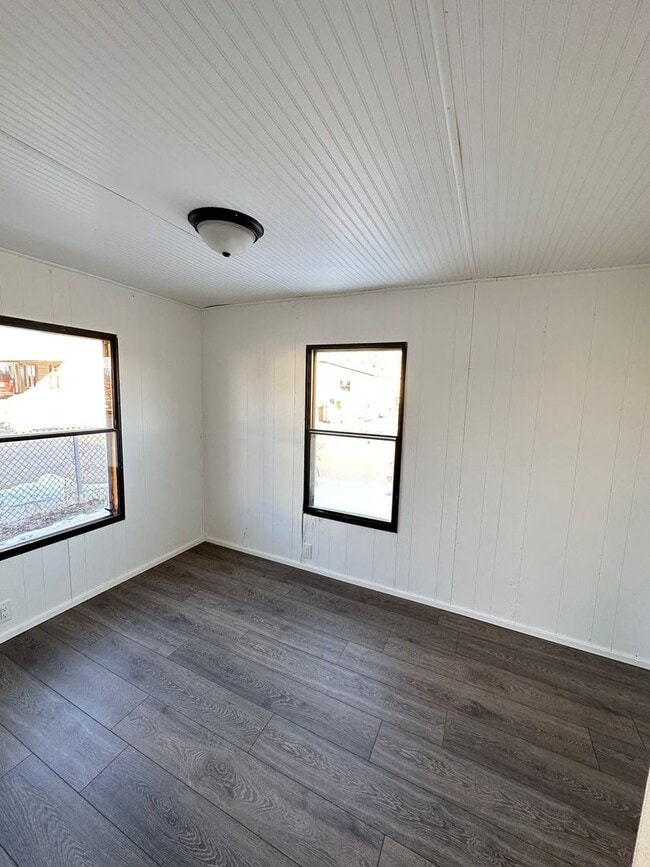 Building Photo - This charming trailer has been lovingly updated and is move-in ready.