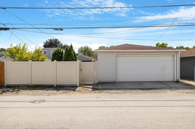 Foto del edificio - 4640 W 97th Pl