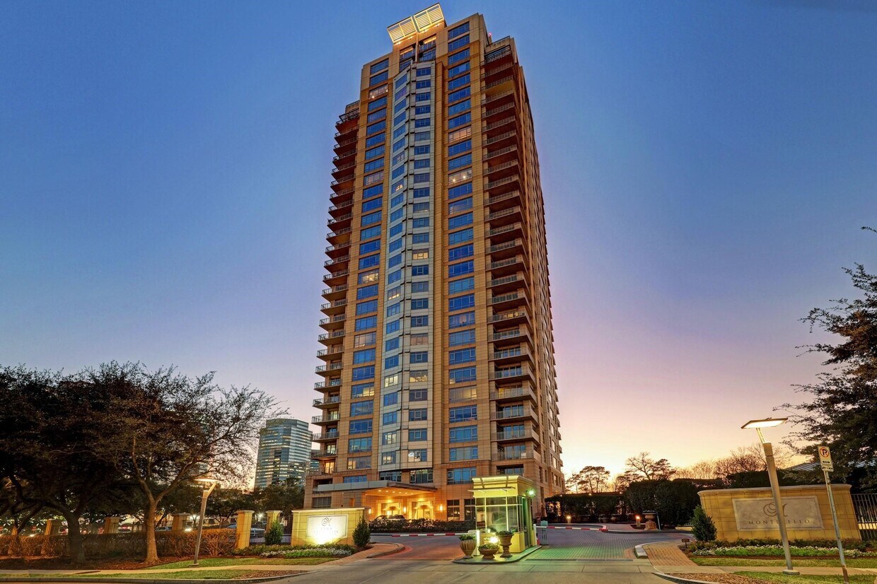 Foto principal - 1100 Uptown Park Blvd