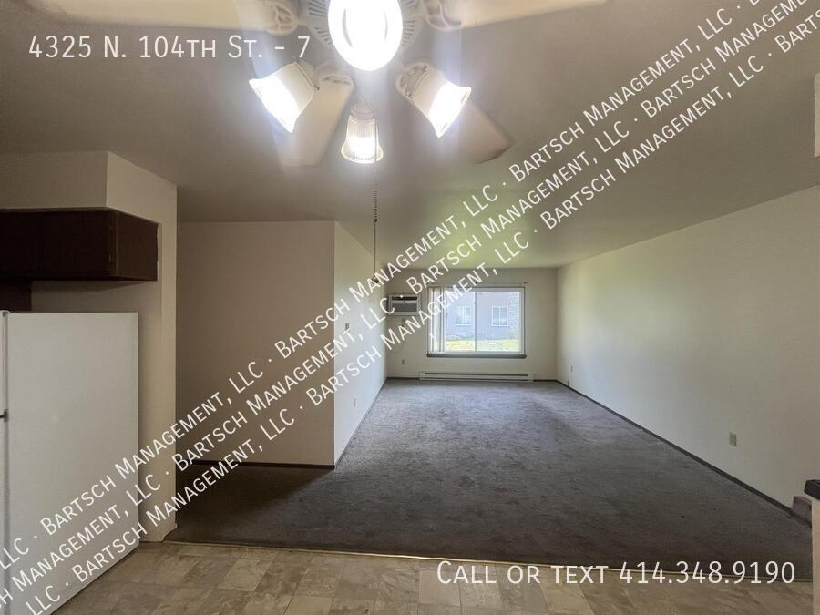 Primary Photo - 4325 N 104th St