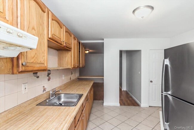 Building Photo - 10 E Mineola Ave