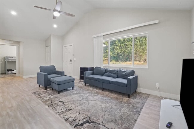 Foto del edificio - 1001 N Shamrock St