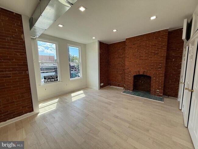 Foto del edificio - 1324 H St NE