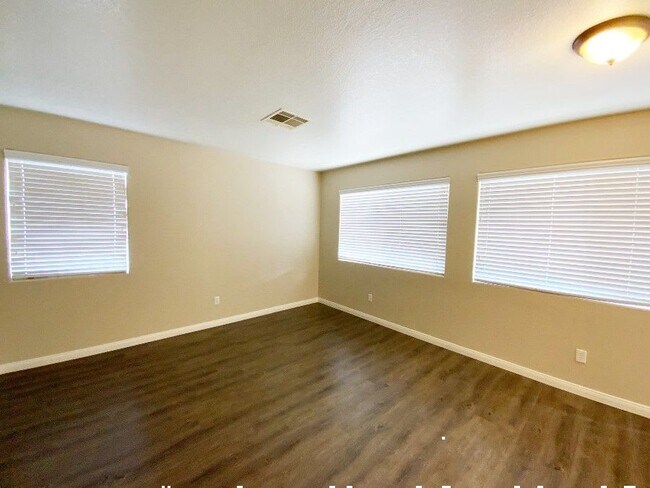 Building Photo - 9373 Red Rose Ave