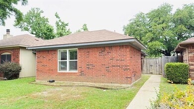 Building Photo - 484 Grace Ln
