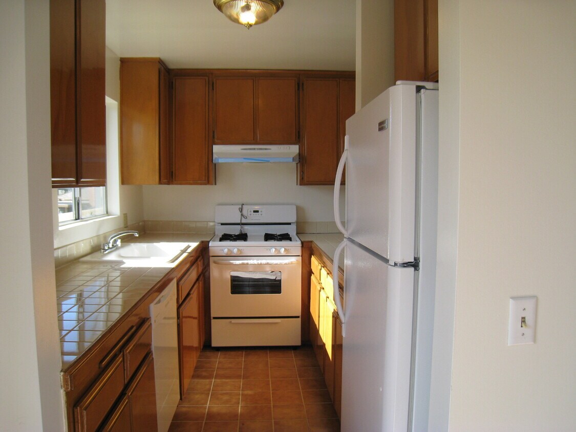 Foto principal - 10809 Palms Blvd