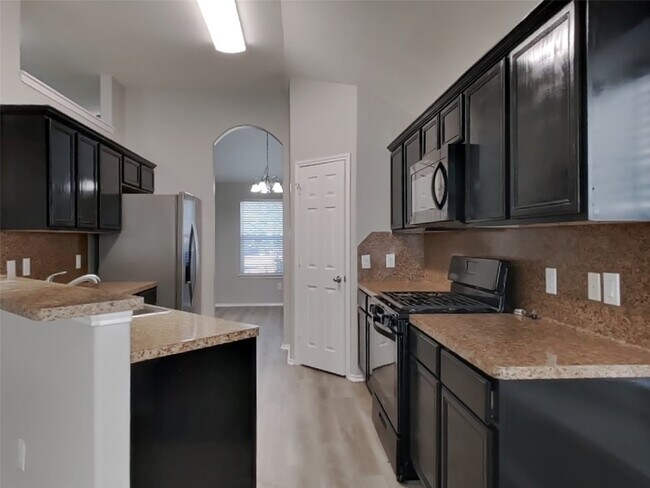 Building Photo - 15018 Mause Creek Dr