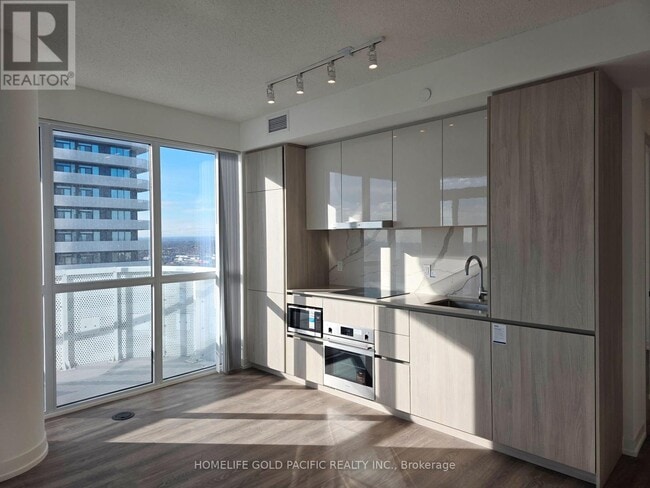 Building Photo - 8 Interchange Wy