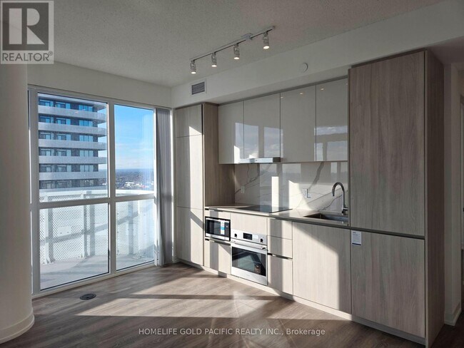 Photo du bâtiment - 8 Interchange Wy