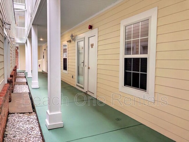Foto del edificio - 4830 Carnation Cir