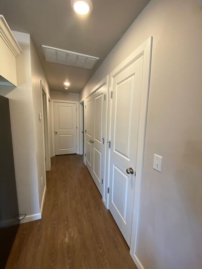Foto del edificio - 2 Bed 2 Bath 1 Car Garage Duplex in Summit...