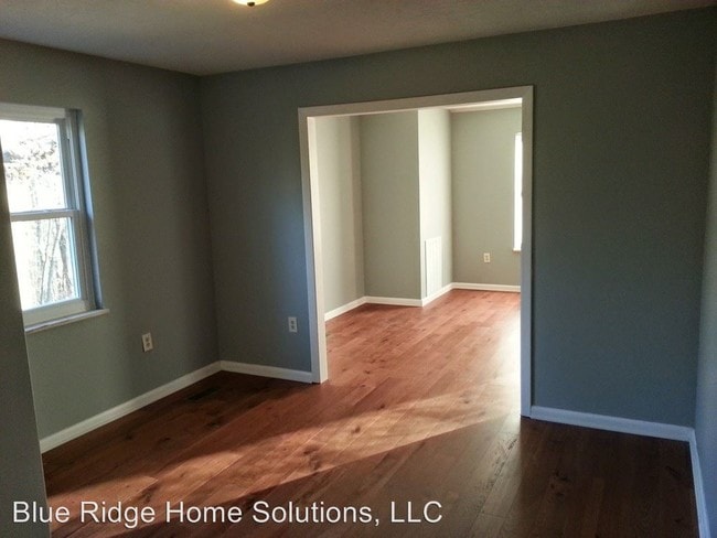Building Photo - 4 br, 2 bath House - 904 Whippoorwill Drive