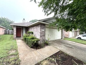 Building Photo - 822 Savage Dr