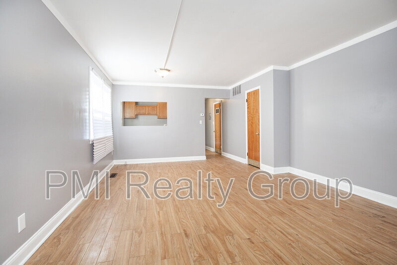 Primary Photo - 1520 Coventry Rd