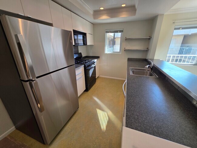 Foto del edificio - 3762 Hughes Ave