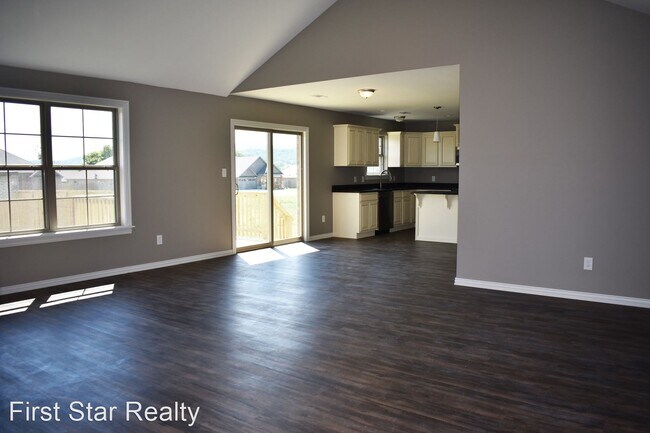 Foto del edificio - 4 br, 2 bath House - 550 Captain Marshal S...