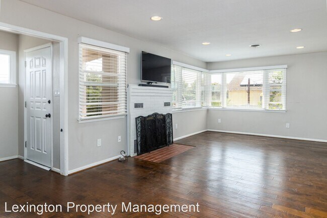 Building Photo - 3 br, 2 bath House - 2930 Willow Lane