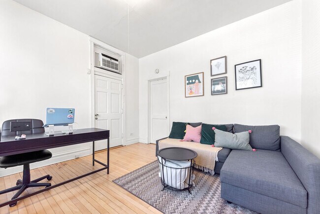 Foto del edificio - 3035 W George St