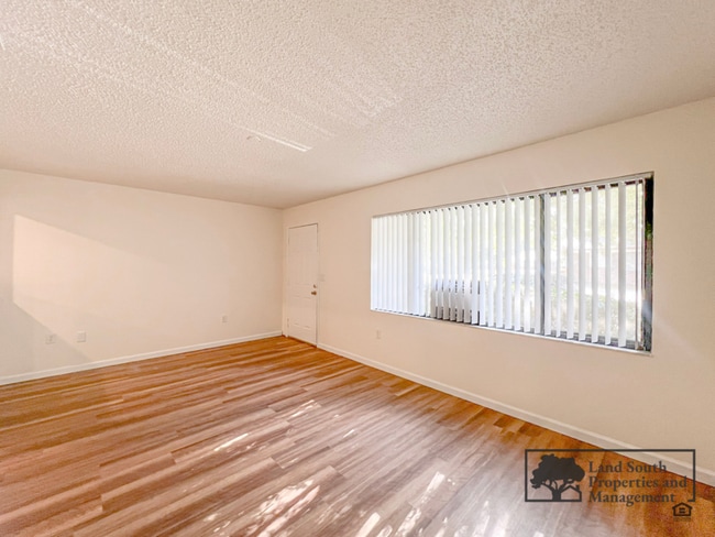 Foto del edificio - 124 Rosalynn Cir
