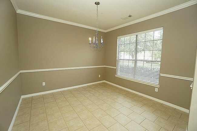 Foto del edificio - 4022 Regal Stone Ln