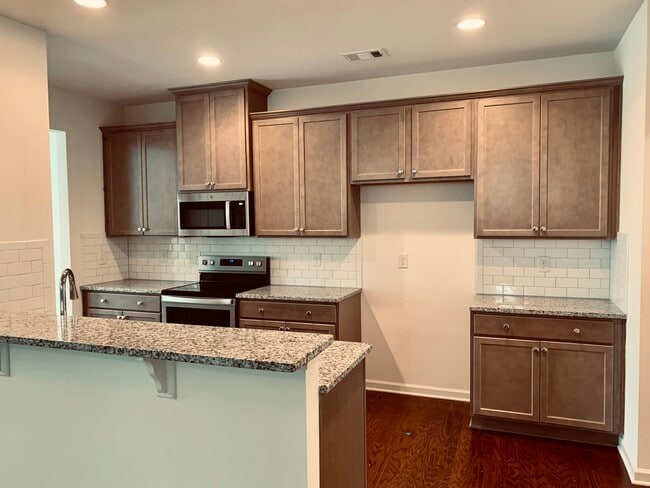 Foto del edificio - 592 Lofty Ln SW