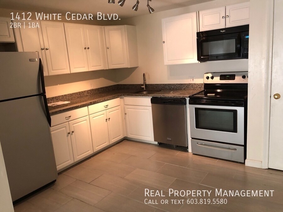 Primary Photo - Spacious 2 Bedroom Apartment located at Th...